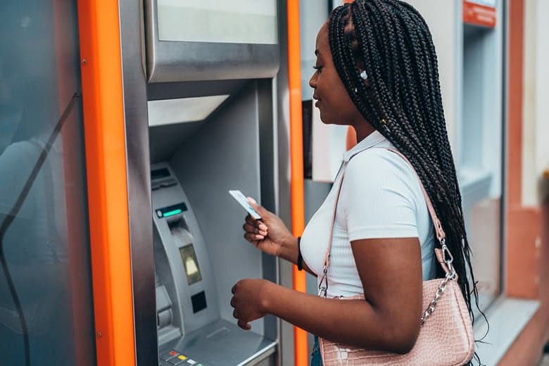 Reasons to Avoid Credit Card Cash Advances